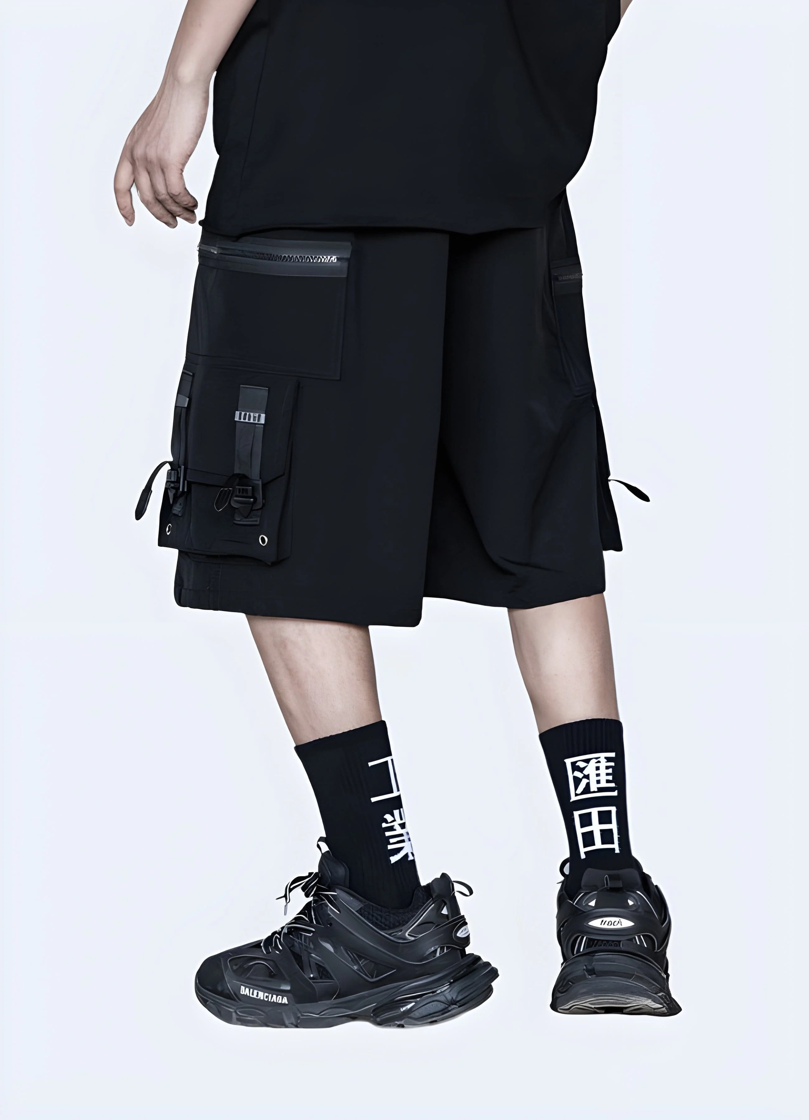 Cargo Shorts With Zipper Pockets - Image 3